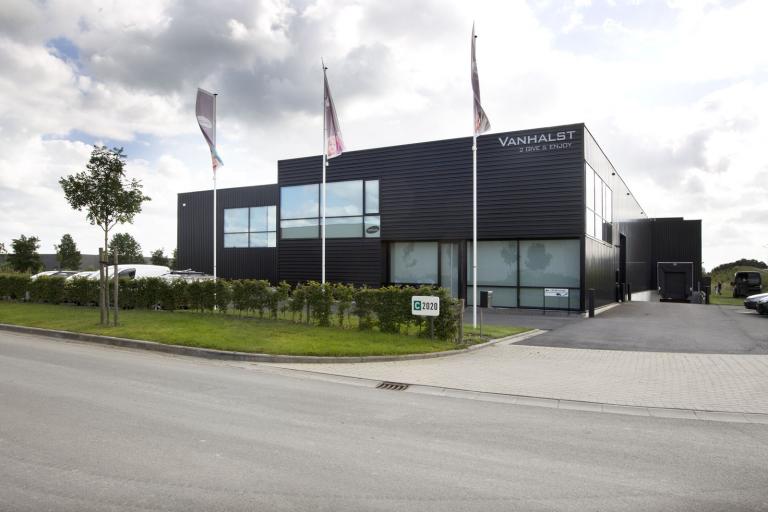 Welkom bij Vanhalst voorkant